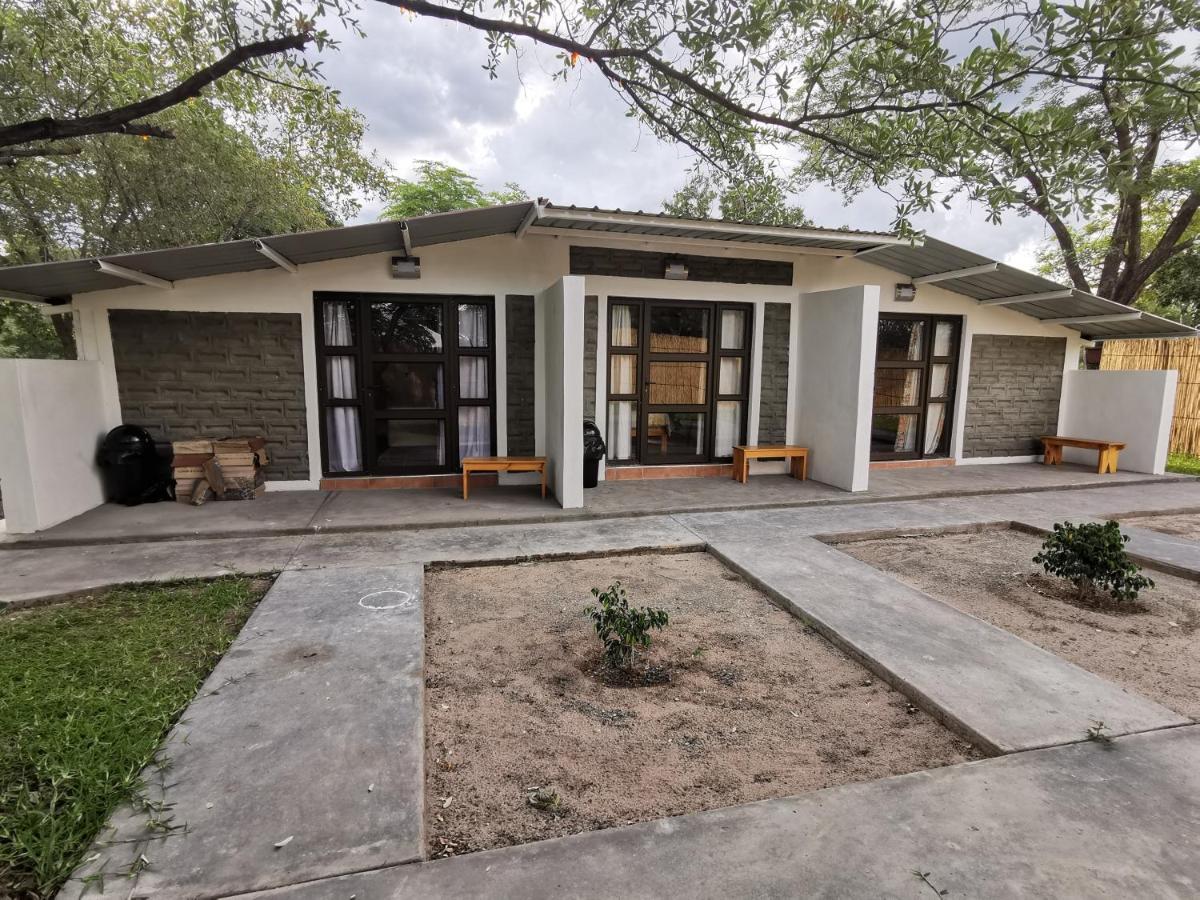 Happy Forest B&B Katima Mulilo Buitenkant foto