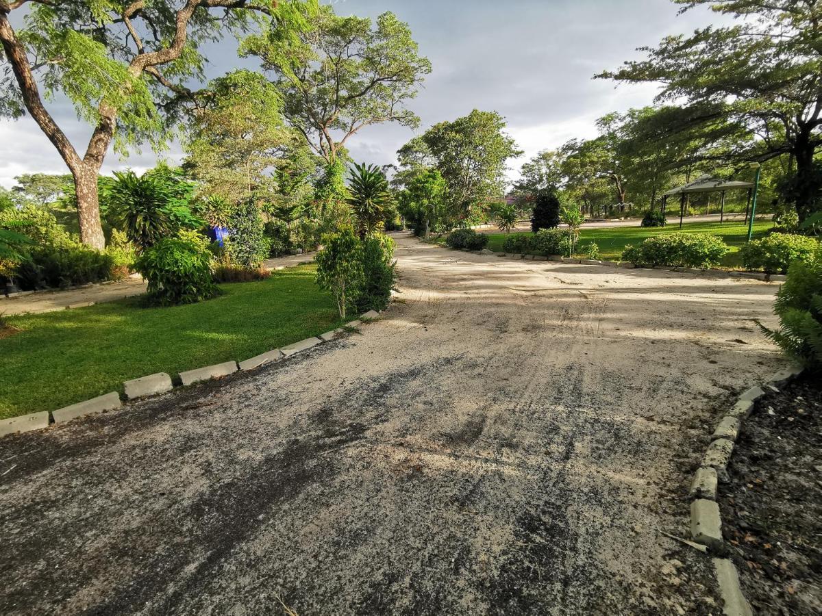 Happy Forest B&B Katima Mulilo Buitenkant foto